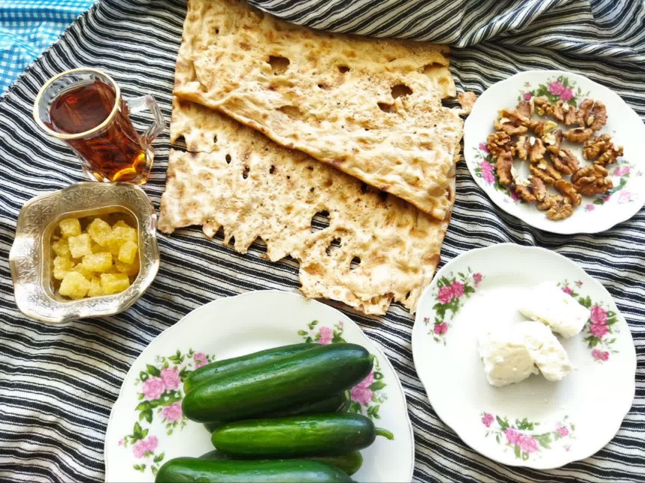 سفره نانتمام نخ یزدی ابعاد ۱ در۱
