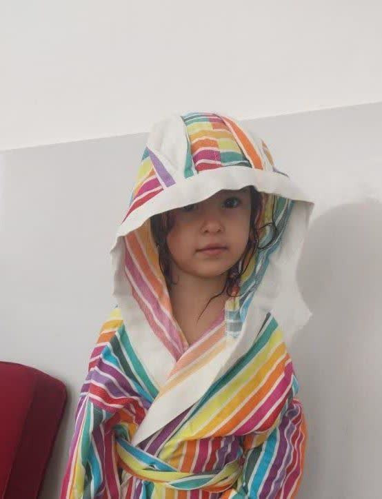 حوله تن پوش نخی کودک طرح رنگین کمان